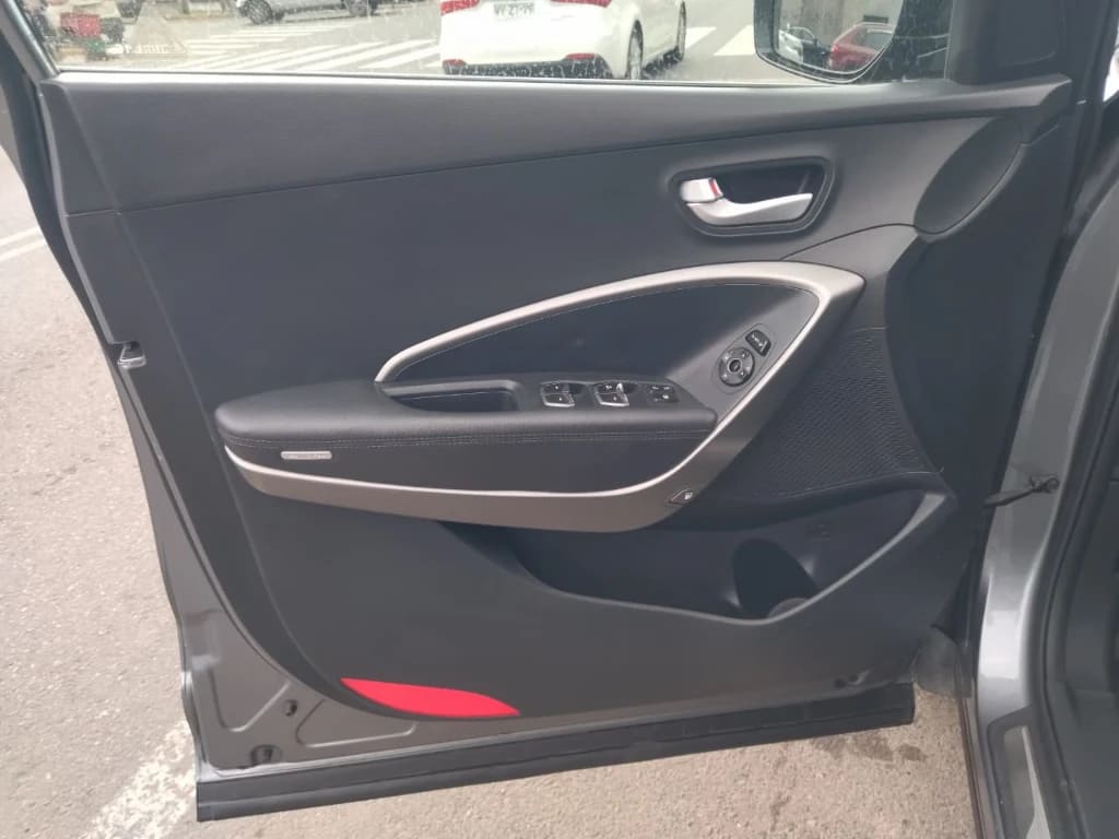 Hyundai Santa Fe 2.4 4x2 Mt 5p año 2017