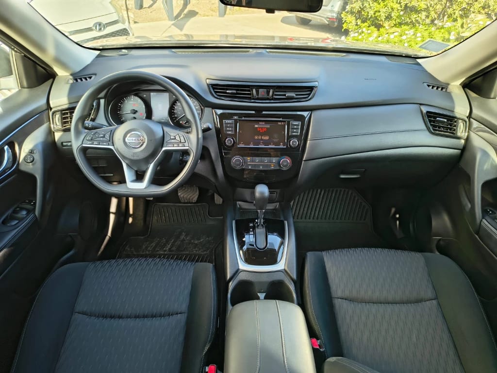 Nissan X-Trail 2.5 Sense 4x2 2row Cvt At 5p año 2023