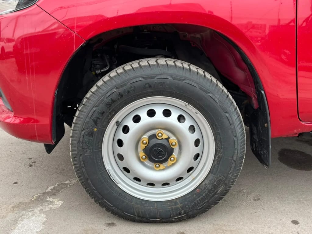 Toyota Hilux Dc 4x4 2.4 D Dx Mt año 2024