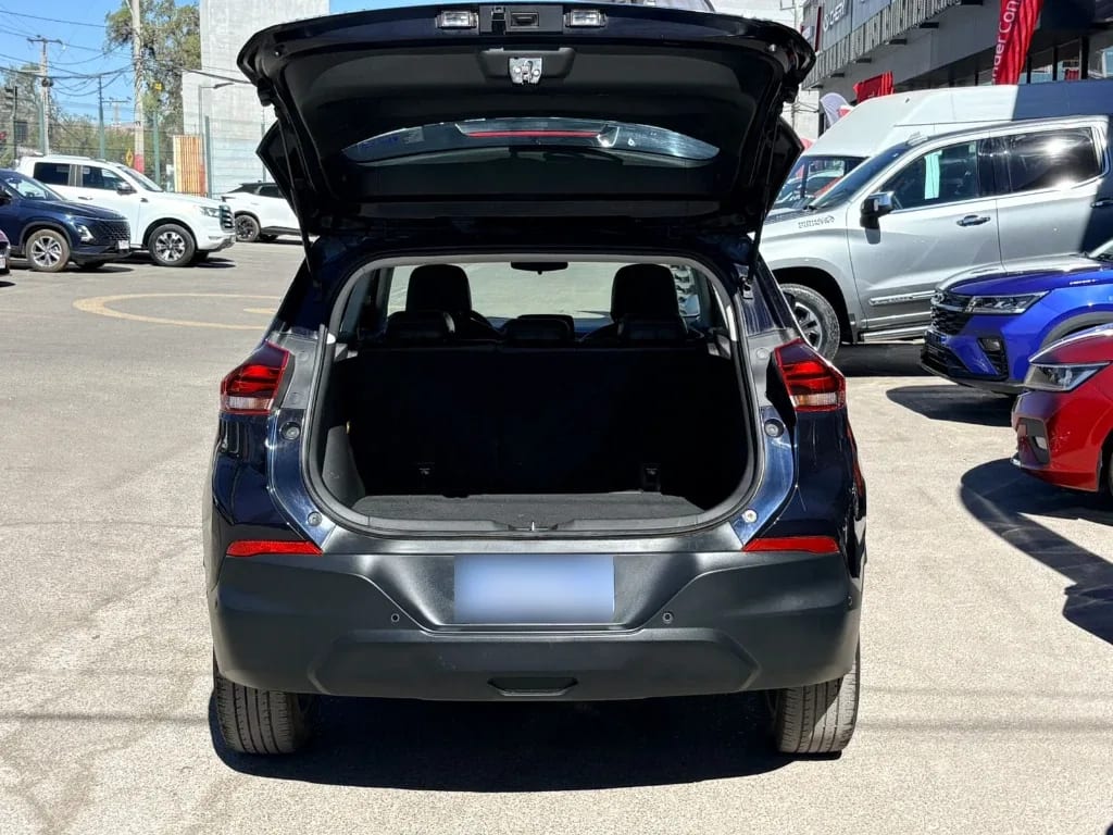 Chevrolet Tracker 1.2t Ltz R 4x2 At 5p año 2025