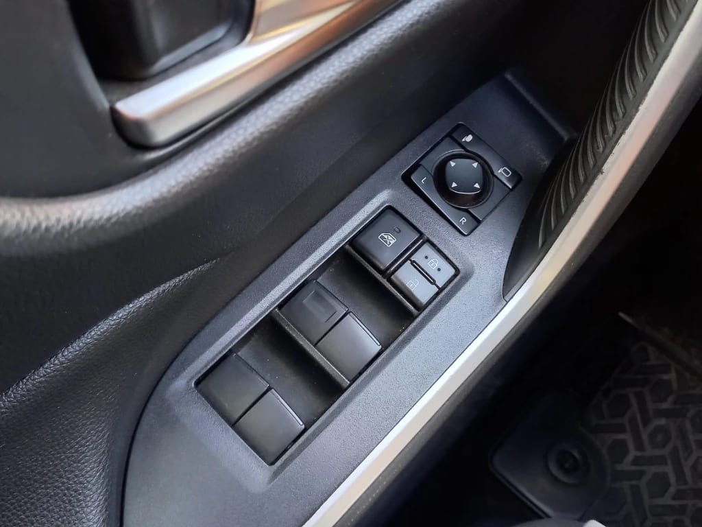 Toyota Rav4 2.0 Xle 4x2 Cvt At 5p año 2021