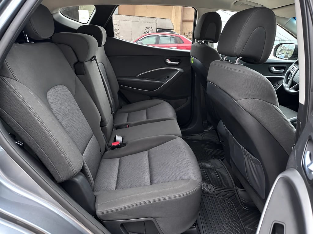 Hyundai Santa Fe 2.4 4x2 Mt 5p año 2017