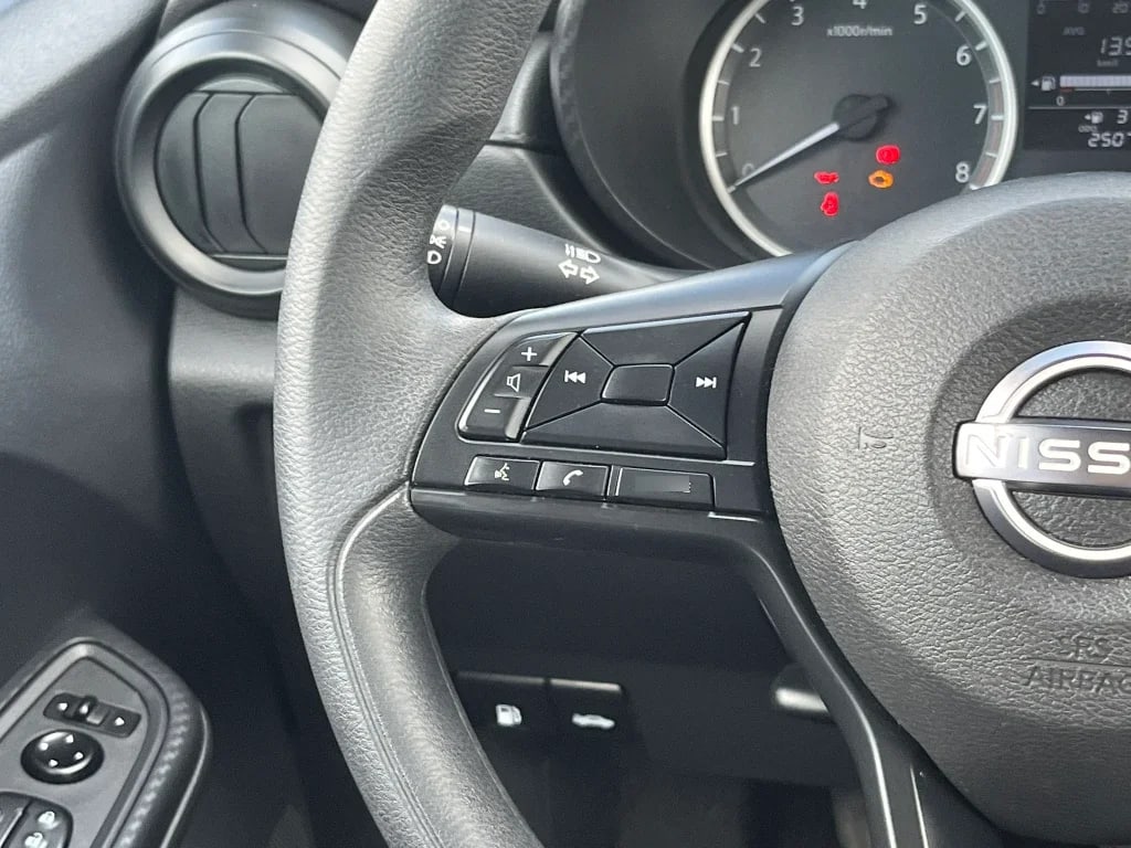 Nissan Versa 1.6 Sense 4x2 Mt 4p año 2025