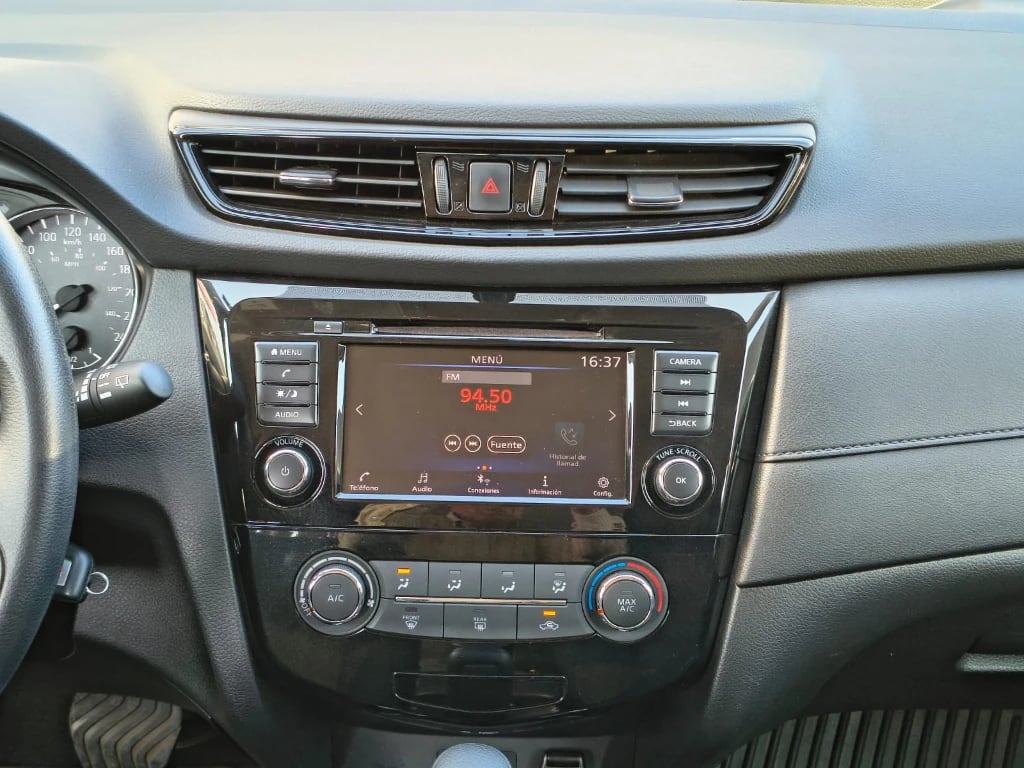 Nissan X-Trail 2.5 Sense 4x2 2row Cvt At 5p año 2023