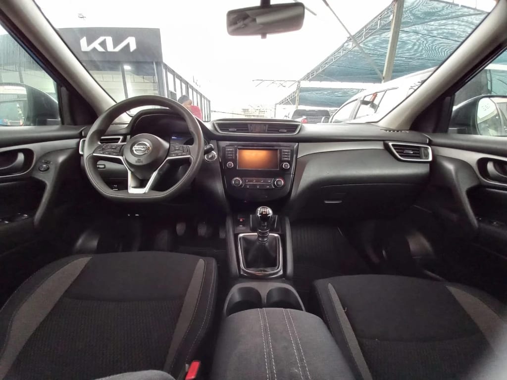 Nissan Qashqai 2.0 Sense Multimedia 4x2 Mt 5p año 2021