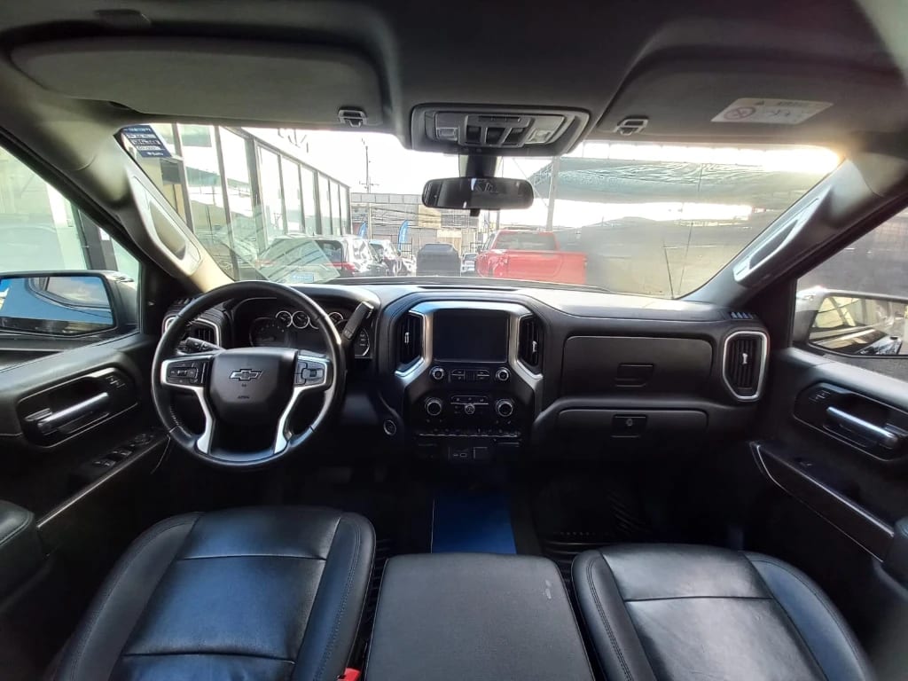 Chevrolet Silverado 5.3 Lt Trailboss Z71 4x4 At 4p año 2022