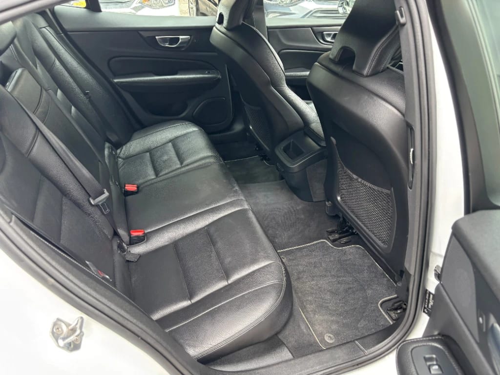 Volvo S60 2.0 T4 R-Design At año 2020