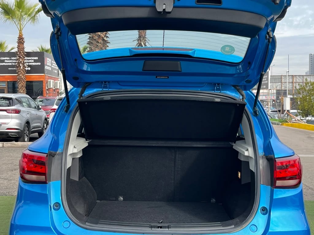 MG Zs Electrico Ev Dlx 4x2 At 5p año 2024