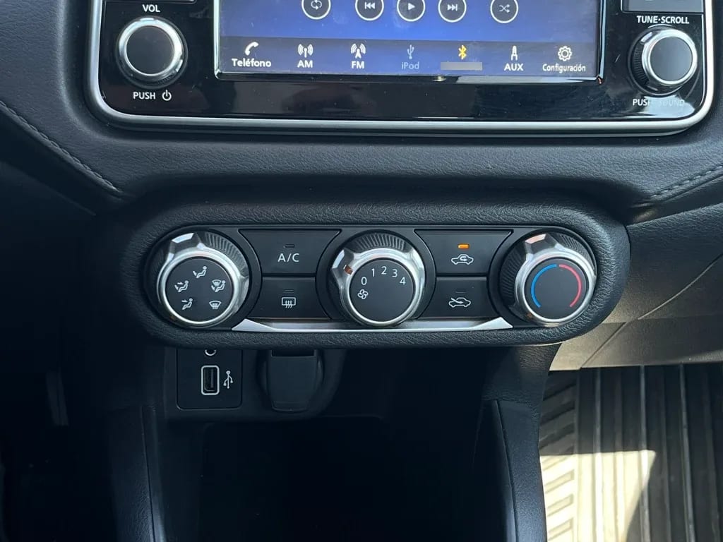 Nissan Versa 1.6 Sense 4x2 Mt 4p año 2025