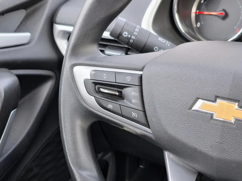 Chevrolet Tracker 1.2t Ltz R 4x2 At 5p año 2025