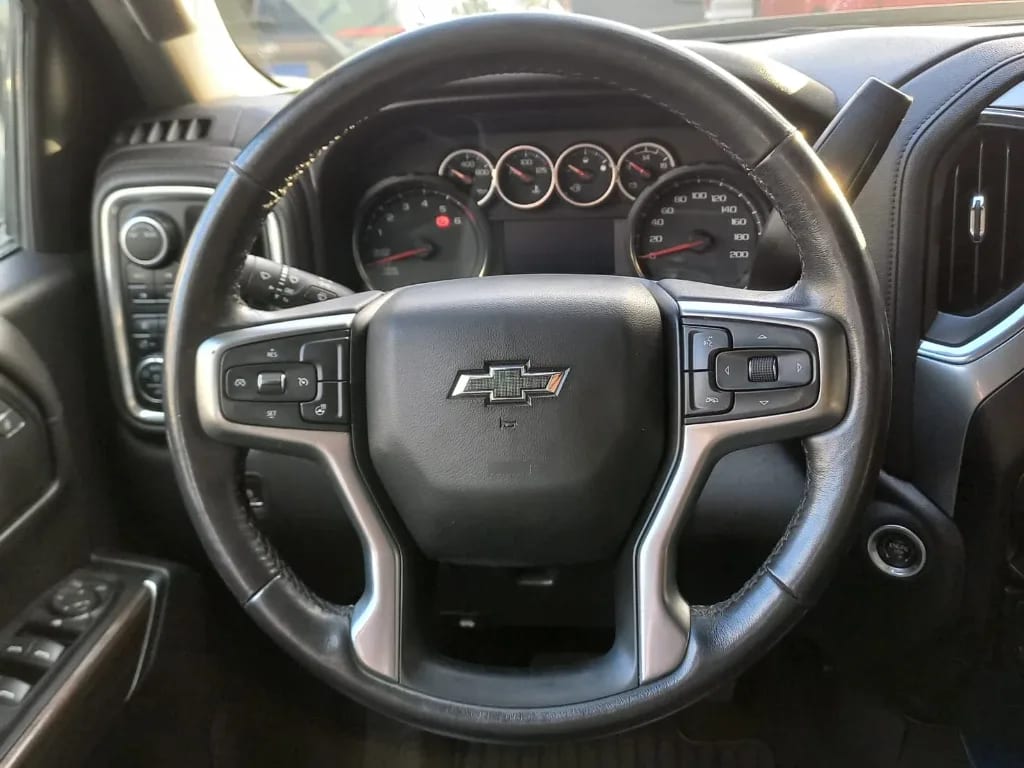 Chevrolet Silverado 5.3 Lt Trailboss Z71 4x4 At 4p año 2022
