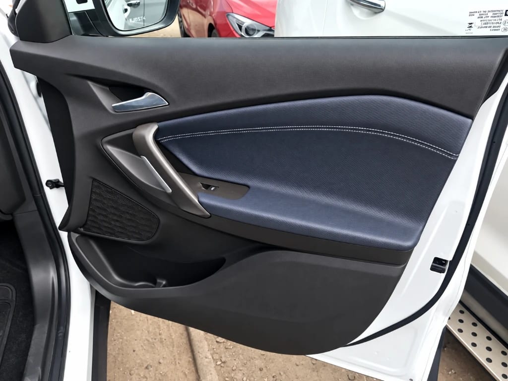 Chevrolet Tracker 1.2t Premier At S (c) año 2025