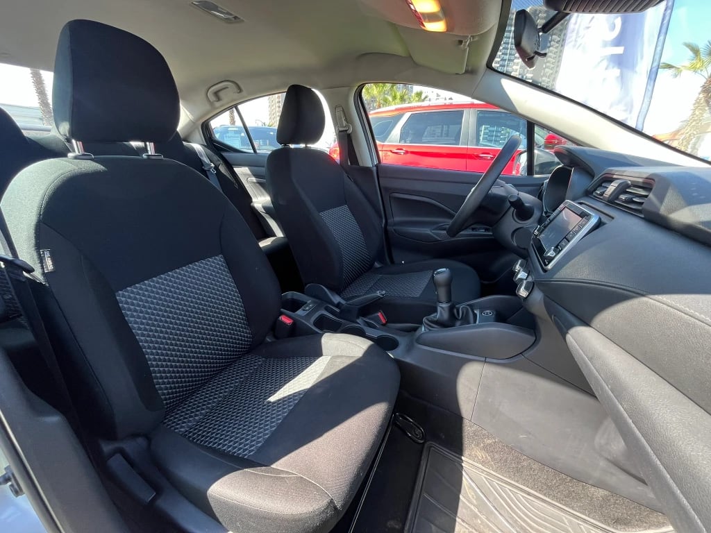Nissan Versa 1.6 Sense 4x2 Mt 4p año 2025