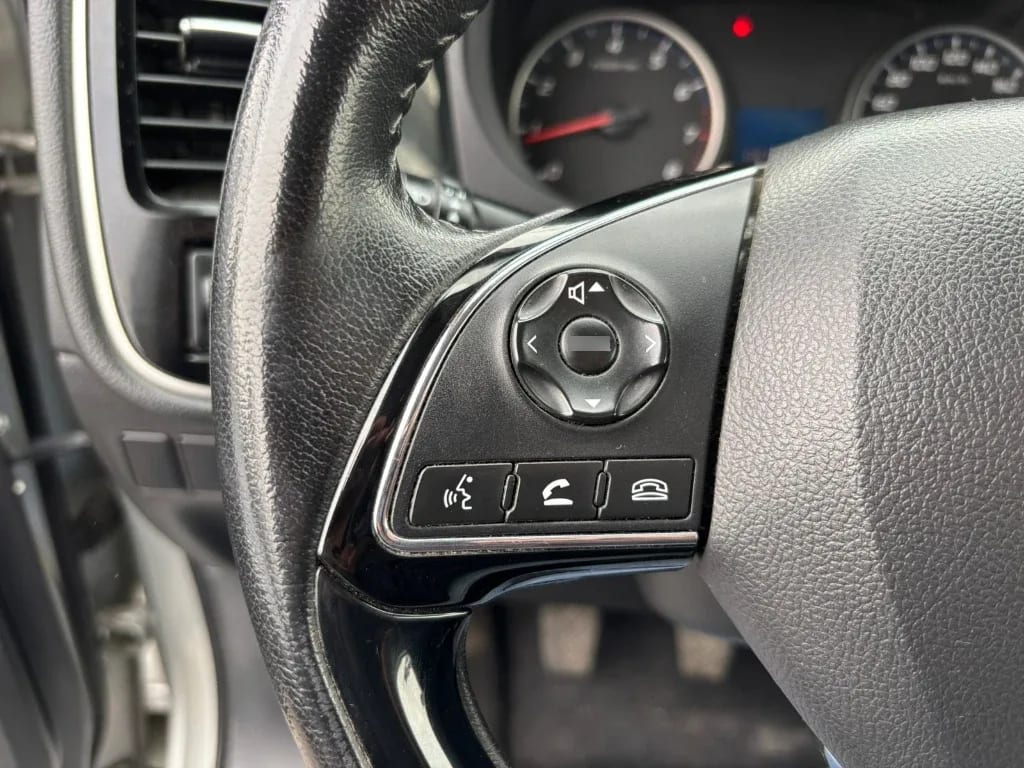 Mitsubishi Outlander 2.0 4x2 Mt 5p año 2021