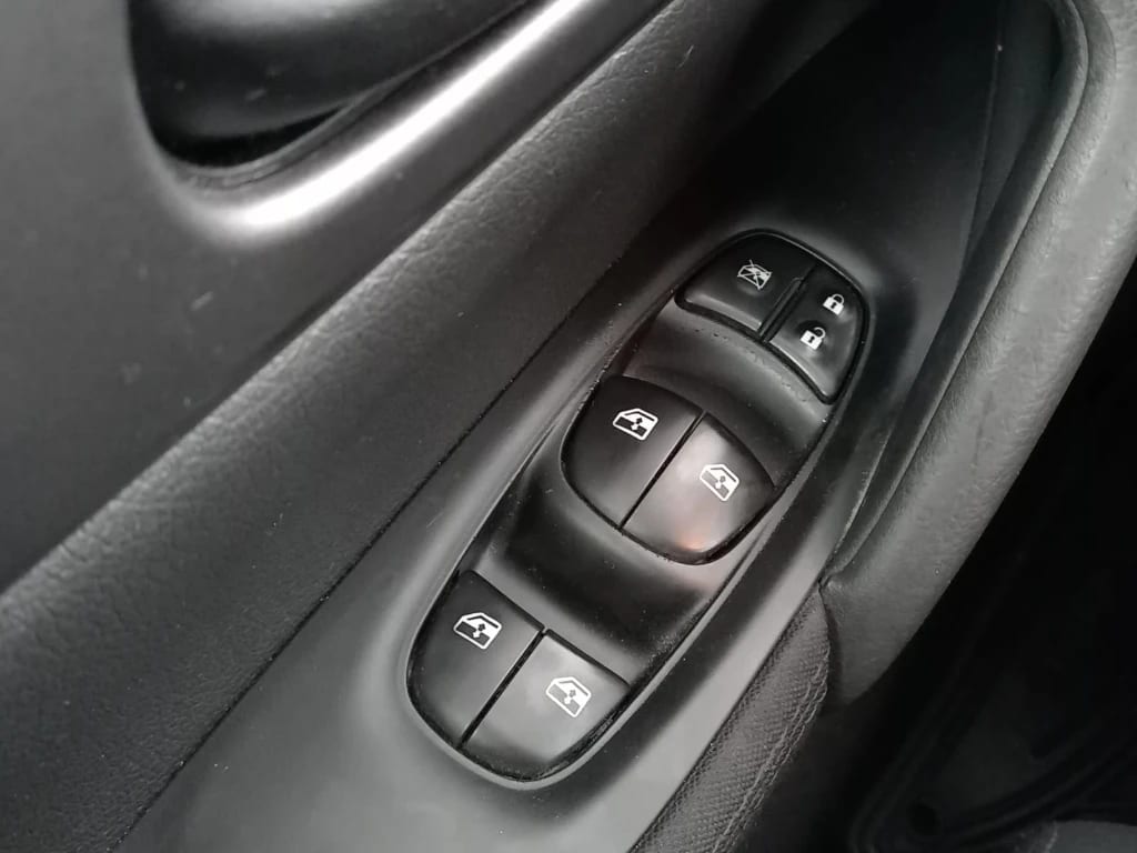 Nissan Qashqai 2.0 Sense Multimedia 4x2 Mt 5p año 2021