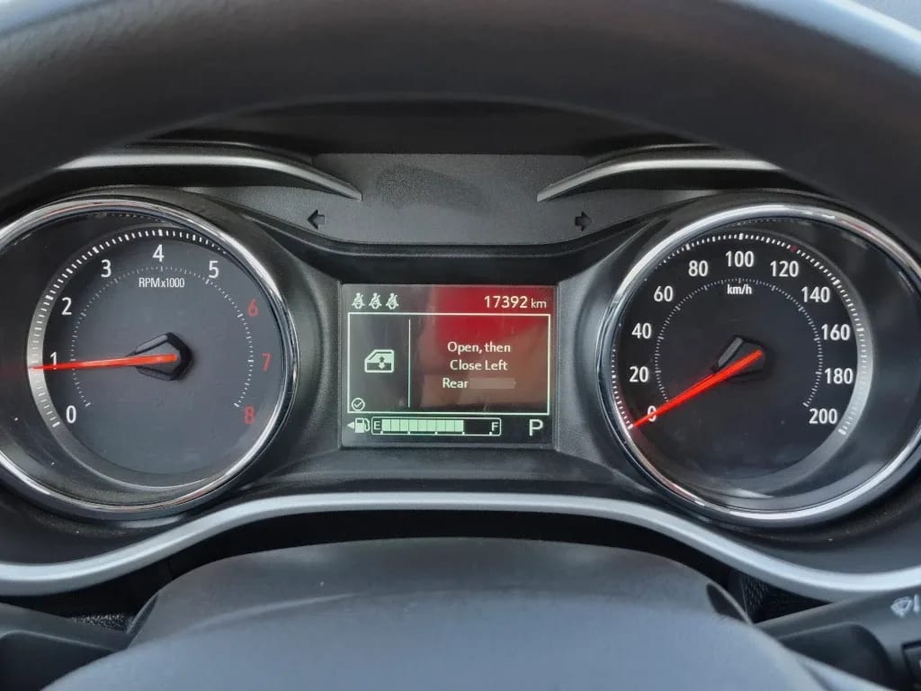 Chevrolet Tracker 1.2t Ltz R 4x2 At 5p año 2025