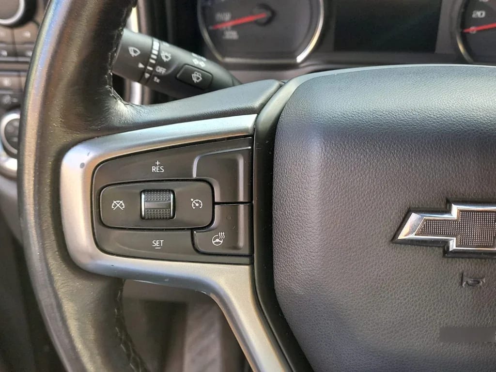 Chevrolet Silverado 5.3 Lt Trailboss Z71 4x4 At 4p año 2022