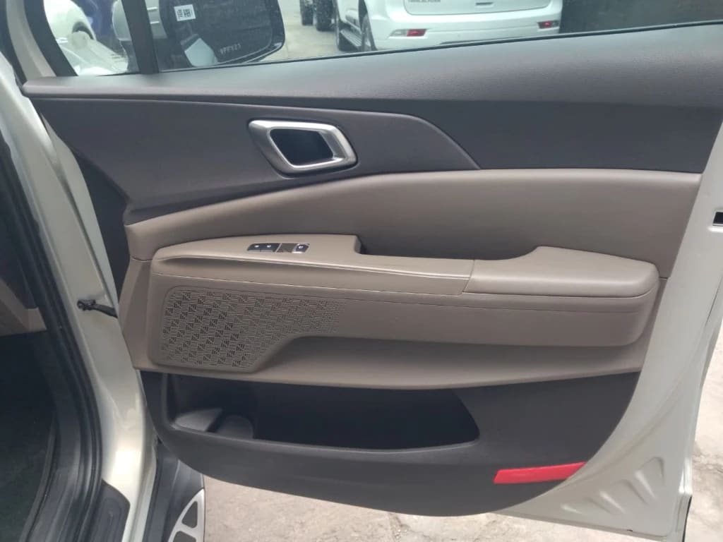 Kia Carnival 2.2 Ex Diesel 4x2 8at 5p año 2025
