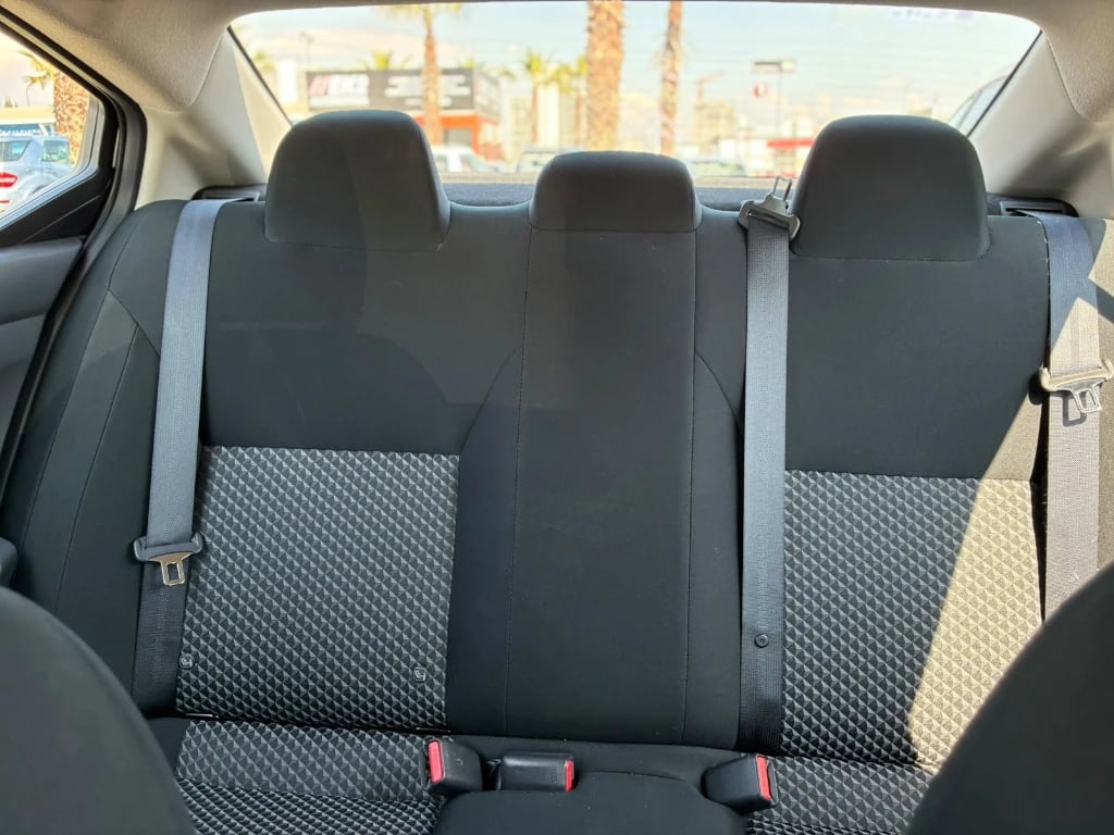 Nissan Versa 1.6 Sense 4x2 Mt 4p año 2025