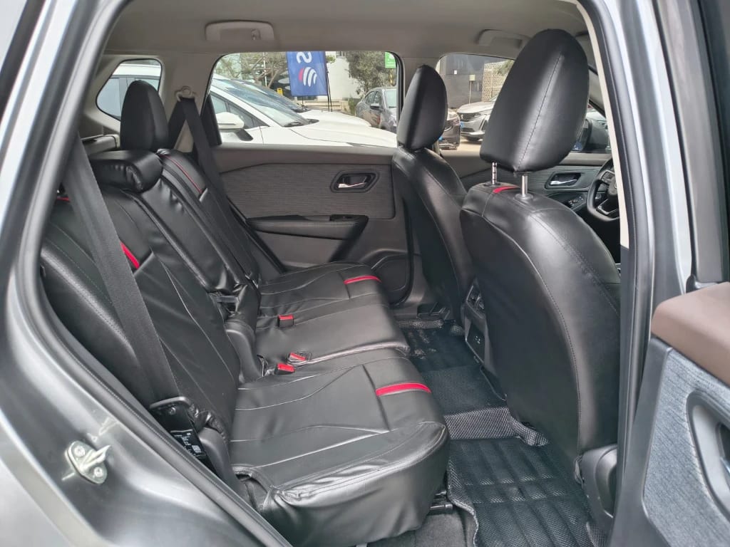 Nissan X-Trail 2.5 Sense 4x2 3row Cvt At 5p año 2024