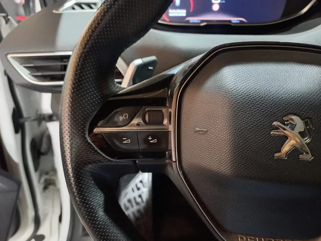 Peugeot 3008 2.0 Gt Bluehdi Diesel 4x2 At 5p año 2019