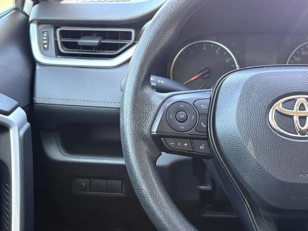 Toyota Rav4 2.0 Le 4x2 Cvt At 5p año 2023