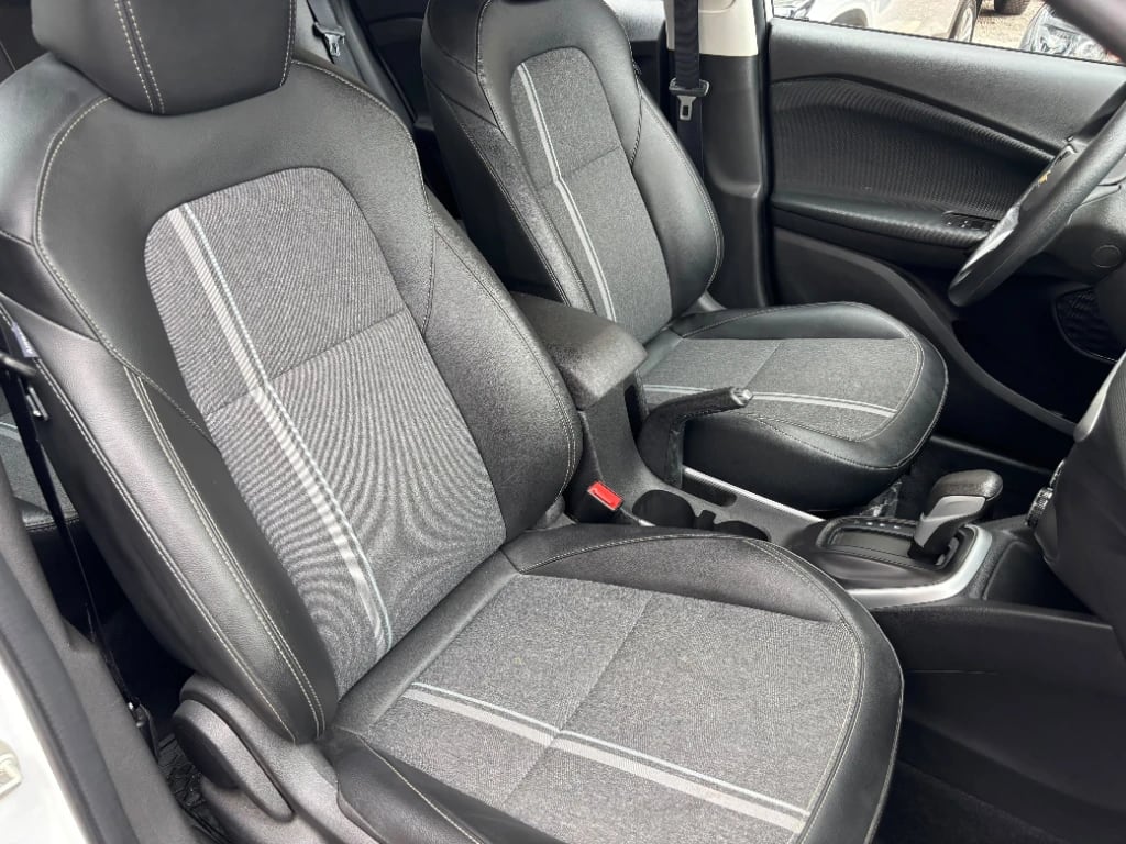 Chevrolet Tracker 1.2t Ltz R 4x2 At 5p año 2025