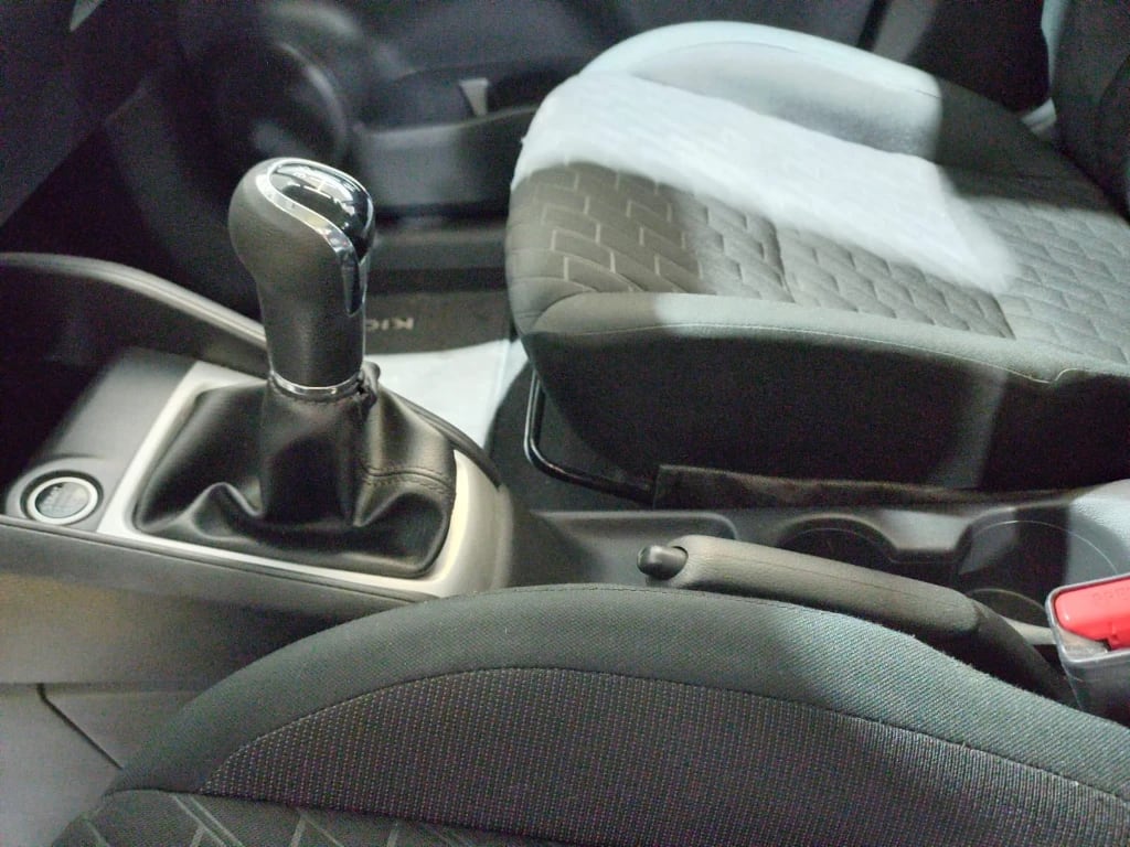 Nissan Kicks 1.6 Sense 4x2 Mt 5p año 2021