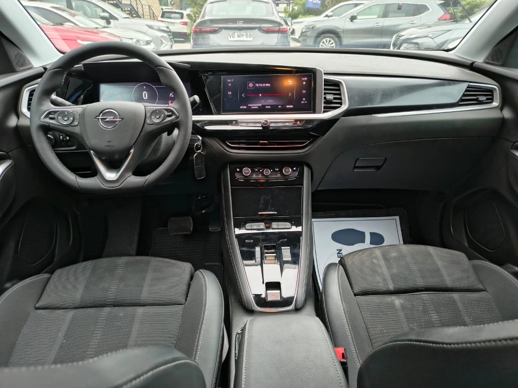 Opel Grandland 1.2t Gs Line 4x2 At 5p año 2025