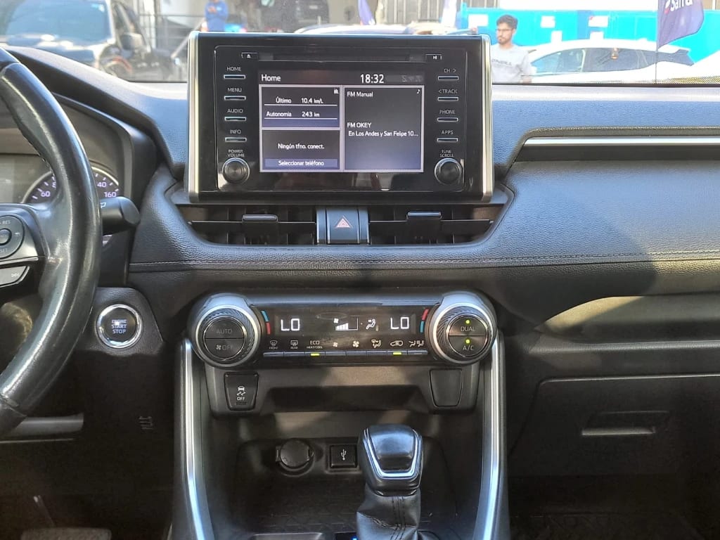 Toyota Rav4 2.0 Xle 4x2 Cvt At 5p año 2021