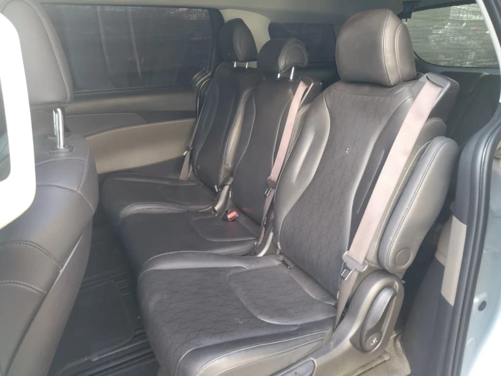 Kia Carnival 2.2 Ex Diesel 4x2 8at 5p año 2025