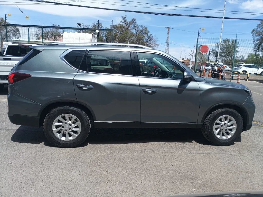 Ssangyong Rexton 2.2t Glx Diesel 4x2 6ab 8at 5p año 2023