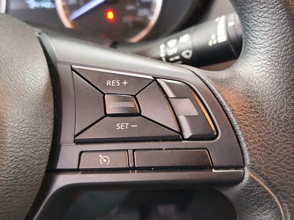 Nissan Versa 1.6 Sense 4x2 Mt 4p año 2025