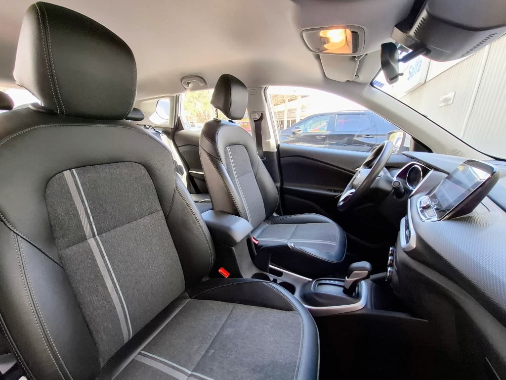 Chevrolet Tracker 1.2t Ltz R 4x2 At 5p año 2025