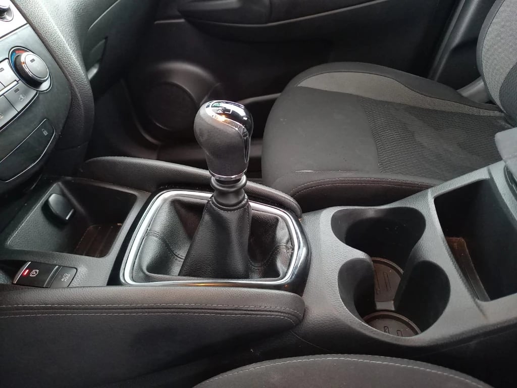 Nissan Qashqai 2.0 Sense Multimedia 4x2 Mt 5p año 2021