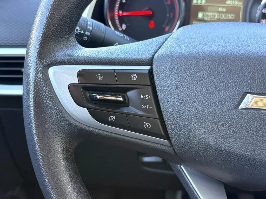 Chevrolet Tracker 1.2t Ltz R 4x2 At 5p año 2025