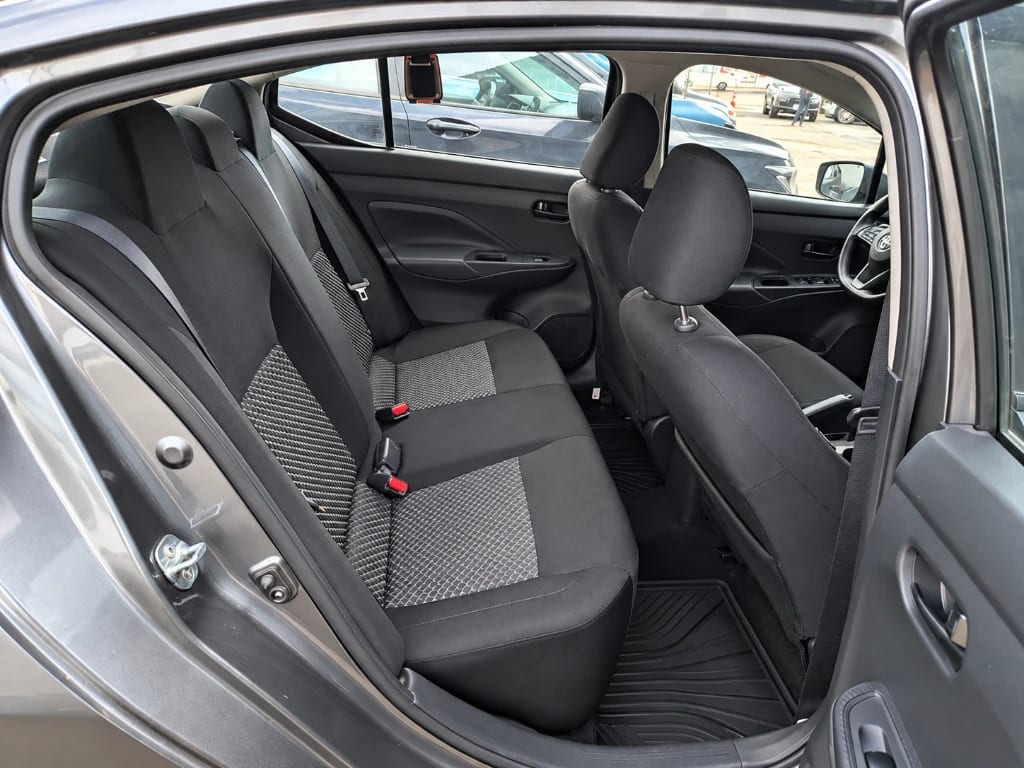 Nissan Versa 1.6 Sense 4x2 Mt 4p año 2025
