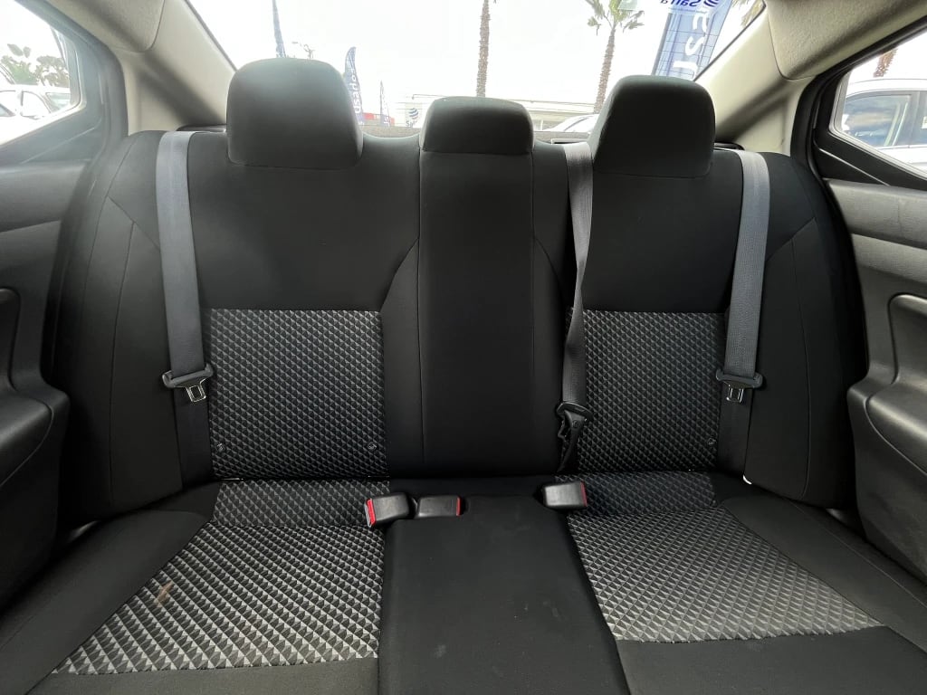 Nissan Versa 1.6 Sense 4x2 Mt 4p año 2025