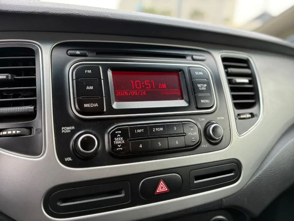 Kia Carens 2.0 Ex Dab Abs Ac Mt año 2015