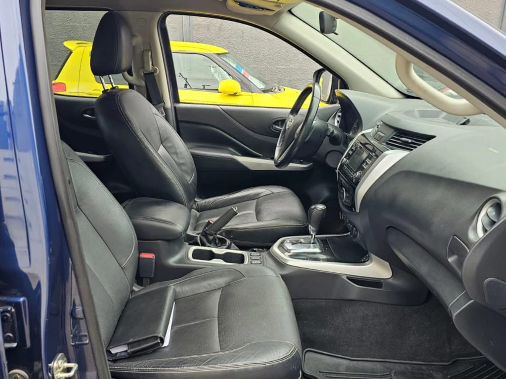 Nissan Np300 2.3 Le Diesel 4wd Dob.cab. At 4p año 2018