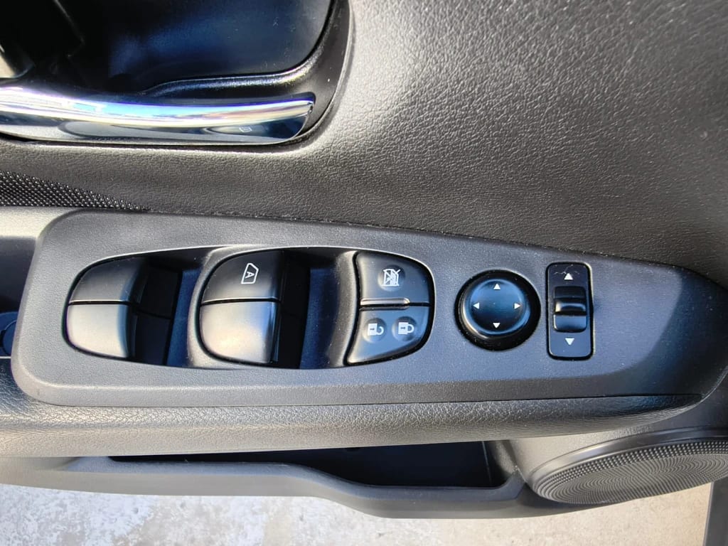 Nissan Kicks 1.6 Advance 4x2 Mt 5p año 2023
