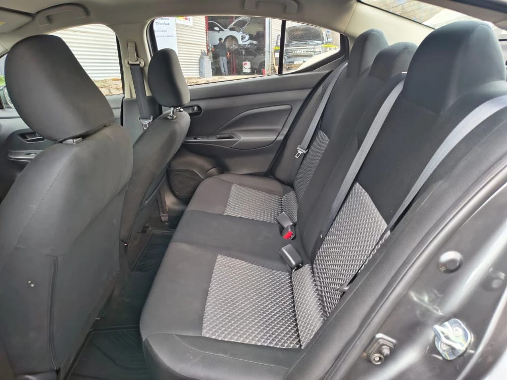 Nissan Versa 1.6 Sense 4x2 Mt 4p año 2025