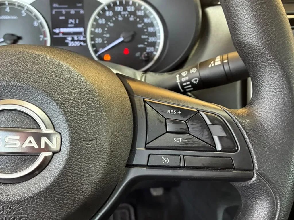 Nissan Versa 1.6 Sense 4x2 Mt 4p año 2025