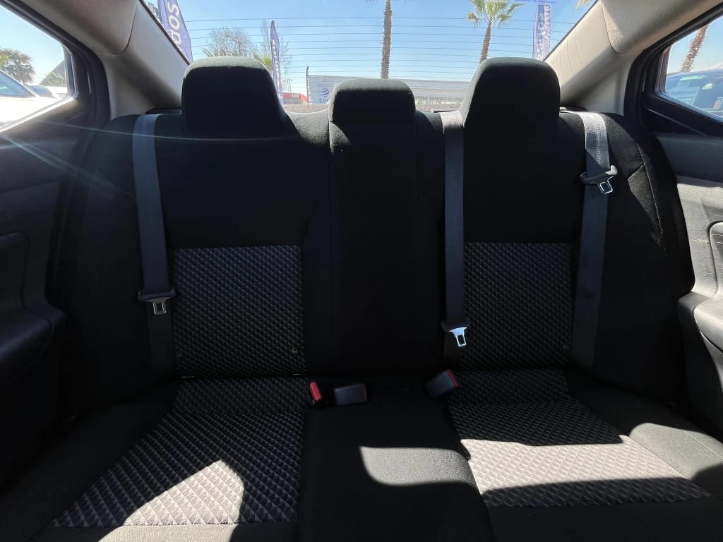 Nissan Versa 1.6 Sense 4x2 Mt 4p año 2025