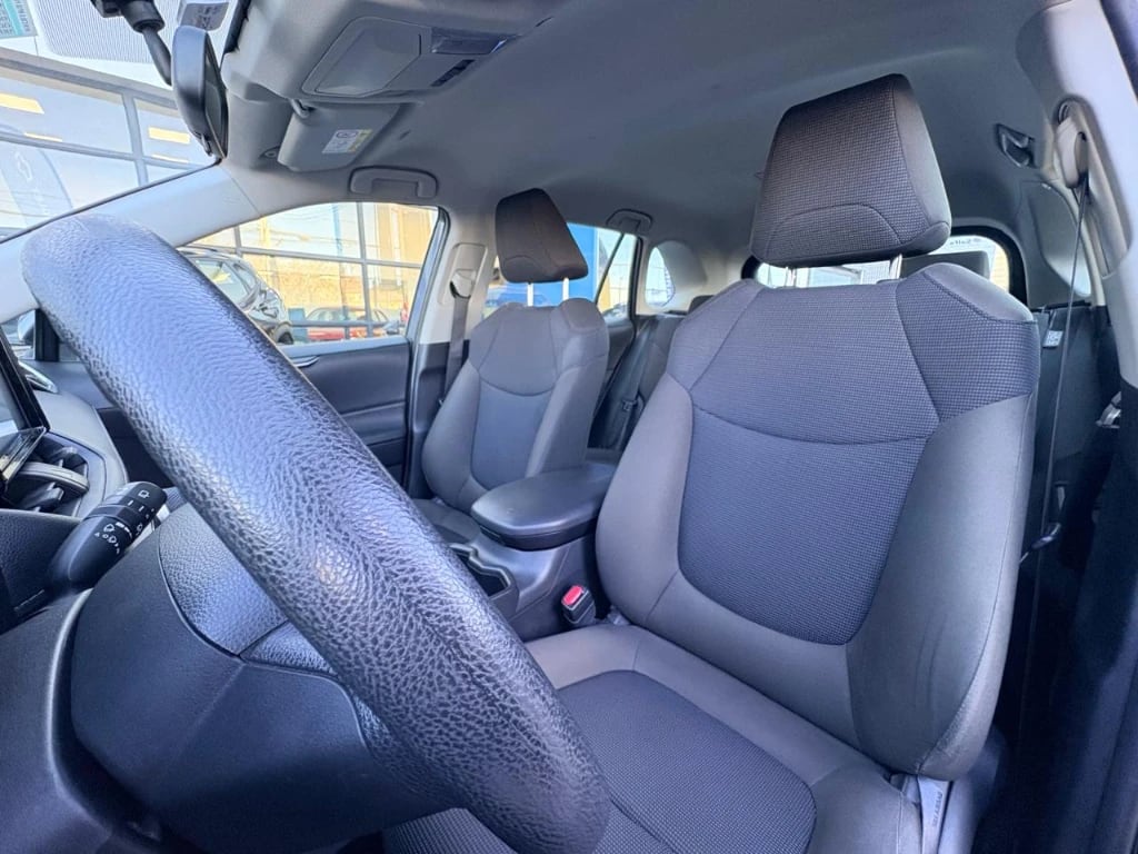 Toyota Rav4 2.0 Le 4x2 Cvt At 5p año 2025