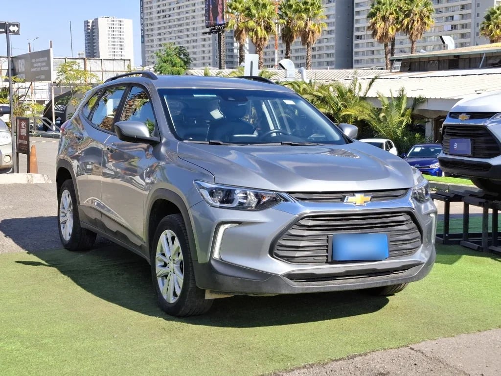 Chevrolet Tracker 1.2t Ltz R 4x2 At 5p año 2025