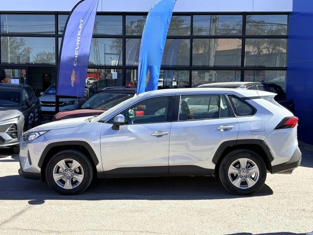 Toyota Rav4 2.0 Le 4x2 Cvt At 5p año 2023