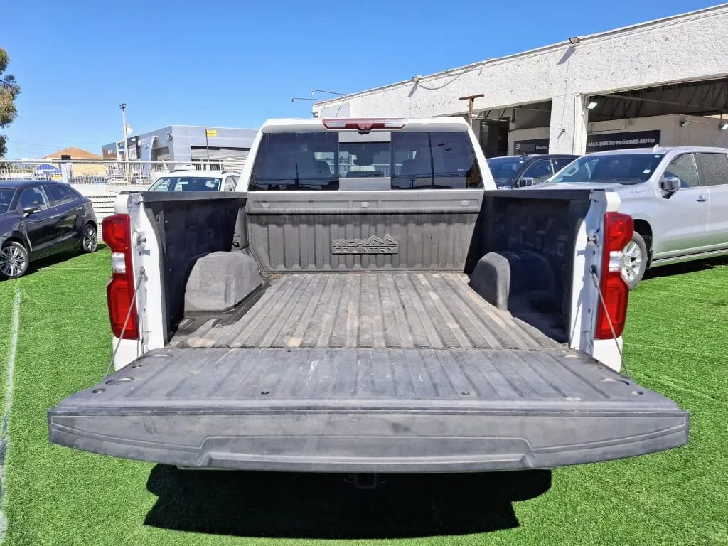 Chevrolet Silverado 3.0 High Country 4x4 At 4p año 2025
