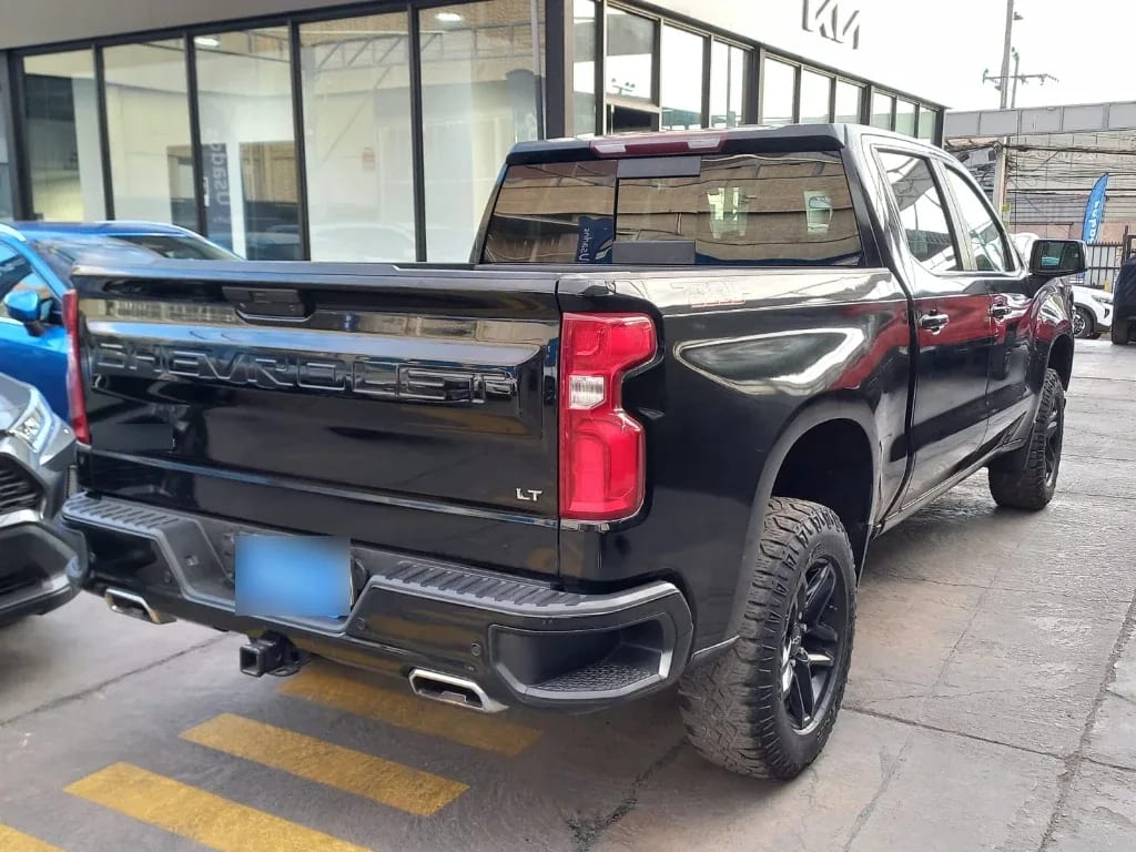 Chevrolet Silverado 5.3 Lt Trailboss Z71 4x4 At 4p año 2022