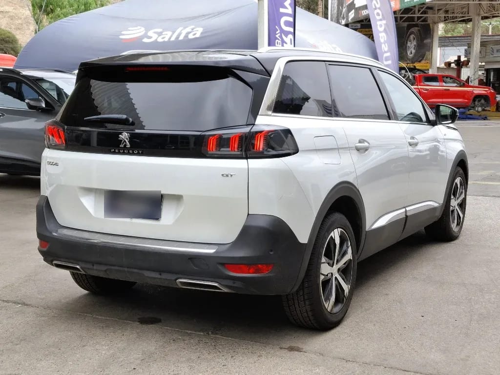 Peugeot 5008 1.5 Gt Bluehdi 4x2 130 Eat8 5p año 2022